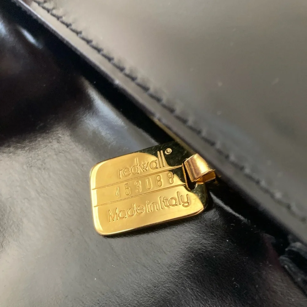 Pre-Loved Authentic Moschino Redwall Black Gold Heart Leather Envelope Clutch - Picture 9 of 9